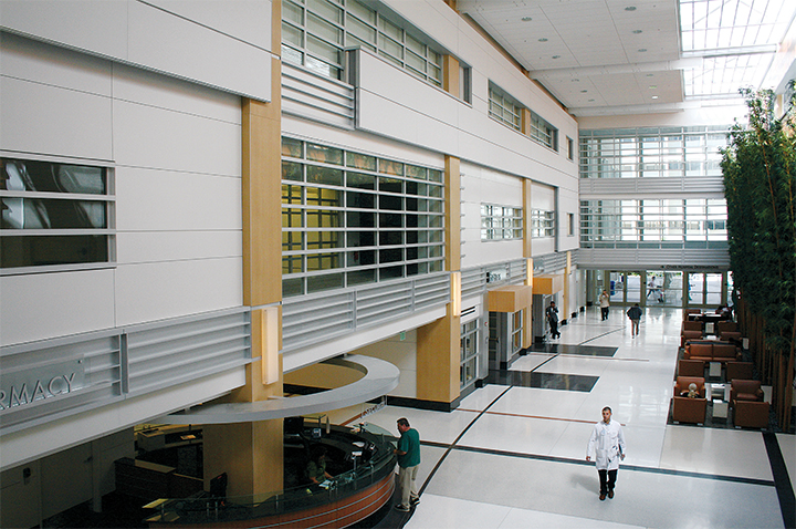 Transparent Lab Walls Enhance Collaboration, Sustainability, Safety
