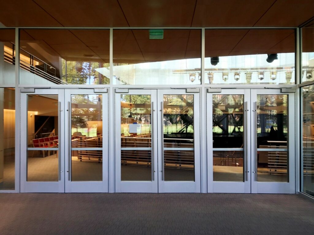 SuperLite II-XL 120 with Starphire Low-Iron Glass in GPX Curtain Wall Framing; SuperLite II-XL 90 with Starphire Low-Iron Glass in GPX Architectural Series Aluminum Doors